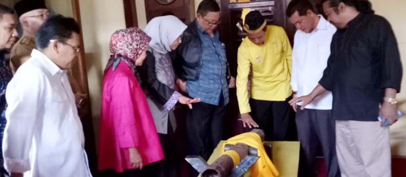1_-_8_-_2018__Komisi_X_DPR_RI_meninjau_potensi_wisata_di_Berau.jpg