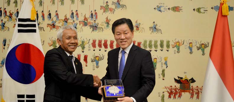 25_-_8_-_2018__Wakil_Ketua_DPR_Agus_Hermanto_mengunjungi_Korea_Selatan.jpg