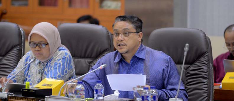 28_-_8_-_2018__Ketua_Komisi_IX_DPR_RI_Dede_Yusuf_Macan_Effendi__Vaksin.jpg