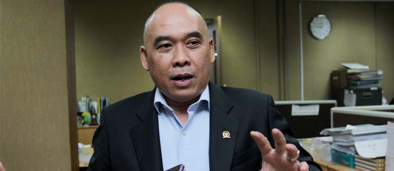 5_-_8_-_2018__Anggota_Komisi_XI_Heri_Gunawan.jpg