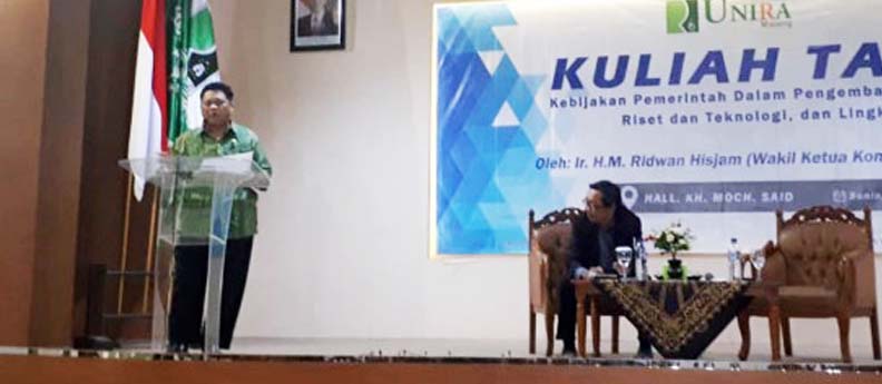 9_-_11_-_2018__Generasi_Muda_Harus_Siap_Hadapi_Perkembangan_Teknologi.jpg