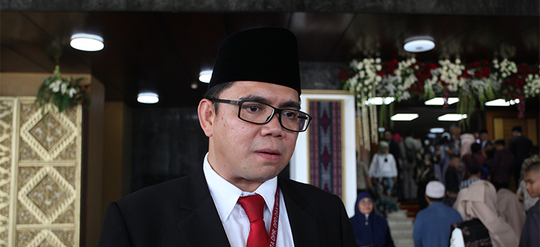 Anggota_DPR_RI_Arteri_Dahlan_01102019.jpg