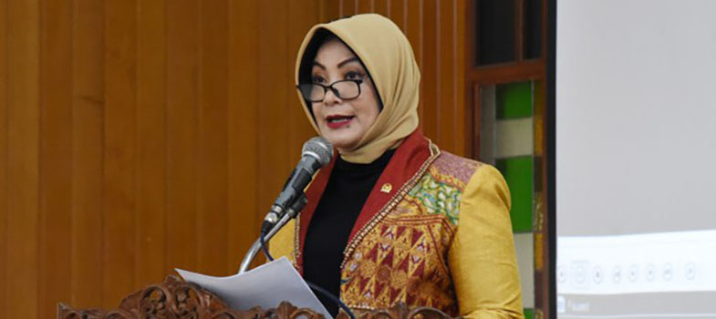 Anggota_Komisi_X_DPR_RI_Marlinda_Irwanti.jpg