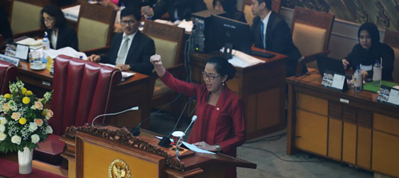 Anggota_Komisi_X_DPR_RI_My_Esti_Wijayati_10719.jpg
