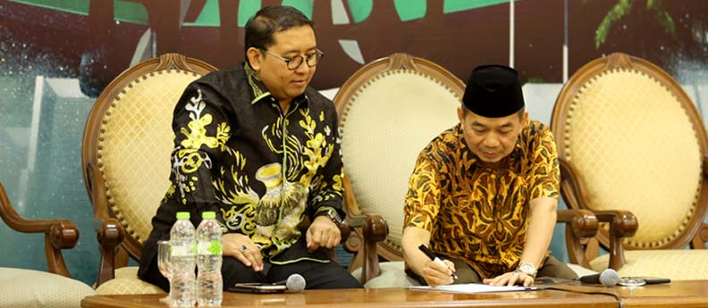 April_30_2018__Wakil_Ketua_DPR_RI_Fadli_Zon_dan_Ketua_Fraksi_PKS.jpg