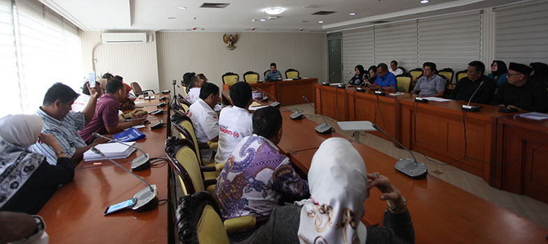 Fahri_Hamzah_menerima_audiensi_Advokat_dan_Ibu_Milenial.jpg