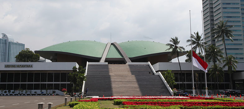 Gedung_DPR_RI.jpg
