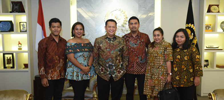 Ketua_DPR_menerima_Tim_Kreasi_Imaji_Mahesa_12719.jpg