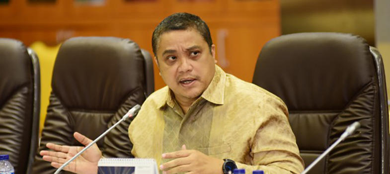 Ketua_Komisi_IX_DPR_RI_Dede_Yusuf_Macan_Effendi.jpg