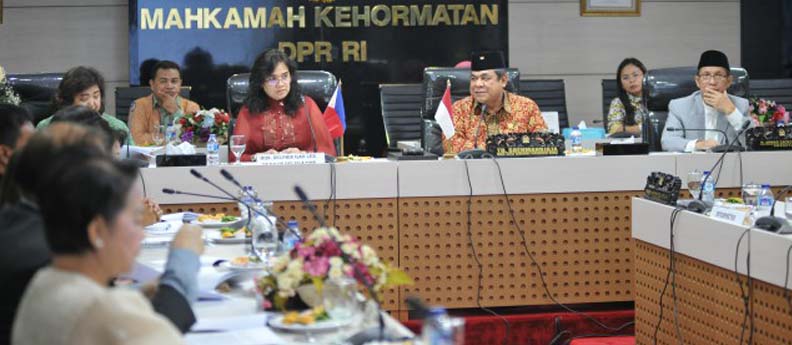 Maret_27_2018__MKD_Terima_Kunjungan_Komite_Etik_Parlemen_Filipina.jpg