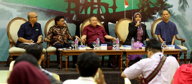 Mei_8_2018__diskusi_mengenai_transfaransi_pembahasan_APBN.jpg