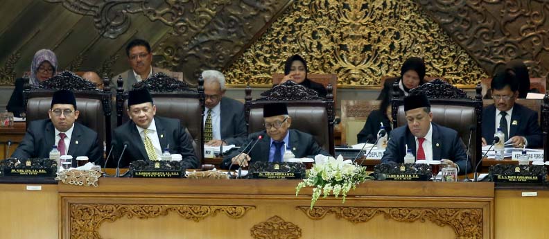 Rapat_Paripurna_ke-19_Masa_Sidang_IV_Tahun_Sidang_2017-2018.jpg