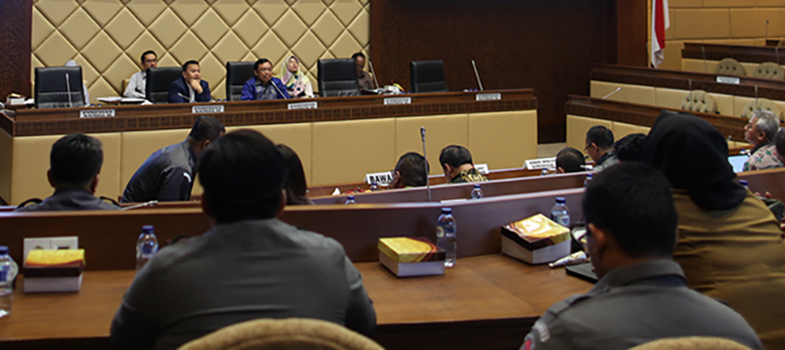 Sidang_Komisi_II_dan_KPU_11719.jpg