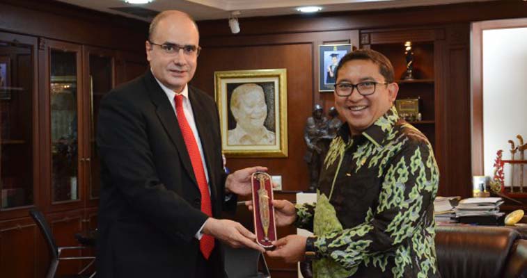 Wakil_Ketua_DPR_RI_Fadli_Zon_menerima_kunjungan_Duta_Besar_Georgia_Zurab_Aleksidze.JPG